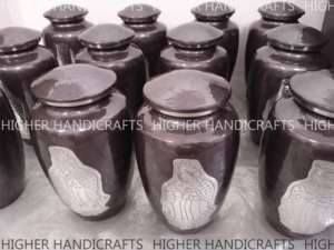 Urne funéraire contemporaine en aluminium pour adulte Dame de Guadalpe Urne funéraire décorative - Product Image 2