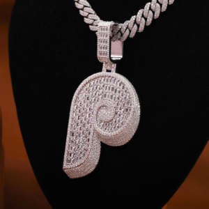 Elegante colgante personalizado en forma de P Moissanite completamente helado 925 collar de diamantes de plata regalo para él - Product Image 4