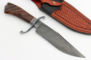 Cuchillo de caza hecho a mano de alta calidad San Mai Damasco, mango de madera, supervivencia para acampar al aire libre, cuchillos de hoja fija OEM personalizable - Product Image 5