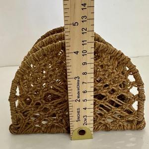 Porte-serviettes en rotin vintage artisanal pour la décoration de la table à manger et diverses utilisations pratiques décoratives en provenance d'Inde - Product Image 2