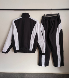 ชุดวอร์มผ้าโพลีเอสเตอร์สำหรับทั้งชายและหญิงแจ็คเก็ตกันลมไนลอนชุด2ชิ้นซิปขึ้นเปลือกนิ่มแบบมีท่อ - Product Image 1