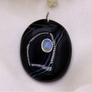 Real Sulemani Hakik y ópalo colgante de piedras preciosas artesanales en 925 joyería de plata esterlina sólida disponible al por mayor - Product Image 2