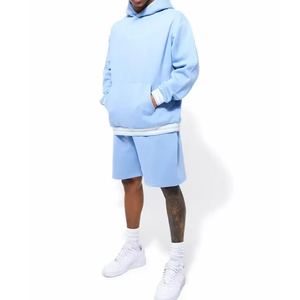 Sudadera con capucha de aspecto deportivo con conjunto de pantalones cortos de ajuste cómodo perfecto para entrenamiento, al aire libre y uso diario conjuntos de sudadera y pantalones cortos para hombres - Product Image 1
