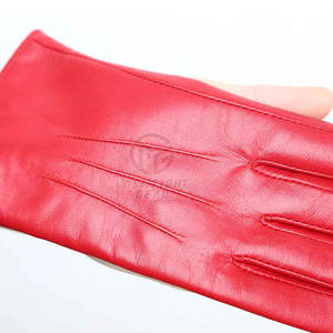 ถุงมือแฟชั่นที่ทนทานพร้อมวัสดุยืดหยุ่นและใส่สบายพอดีกับการออกแบบที่ทันสมัย - Product Image 4