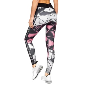 Leggings personnalisés imprimés par sublimation pour filles, à prix abordable, effet seconde peau, pour le sport, le fitness, le yoga, coupe slim capri - Product Image 1
