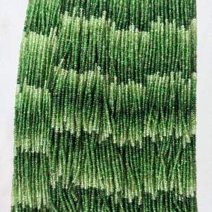 Cuentas Redondas Lisas de Tsavorita Natural Sombreada de 2 mm y 3 mm, Piedra Preciosa de Granate Verde de Alta Calidad, Más de 50 Años de Experiencia en Joyería - Product Image 1