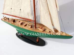 Gia Nhien Fabricant Approuvé Conception Personnalisée quantité minimale de commande Basse SHAMROCK PEINT VERT Maquette Artisanale Bateau Voilier EN BOIS - Product Image 6
