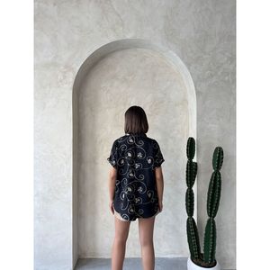 Chemisier brodé 100 % lin pour femme TOPSHOW, motif noir 2, coupe régulière respirante, idéal été-printemps, vente en gros - Product Image 5