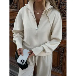 Pull en tricot à col montant mi-zippé crème pour femme pour l'automne - Product Image 1