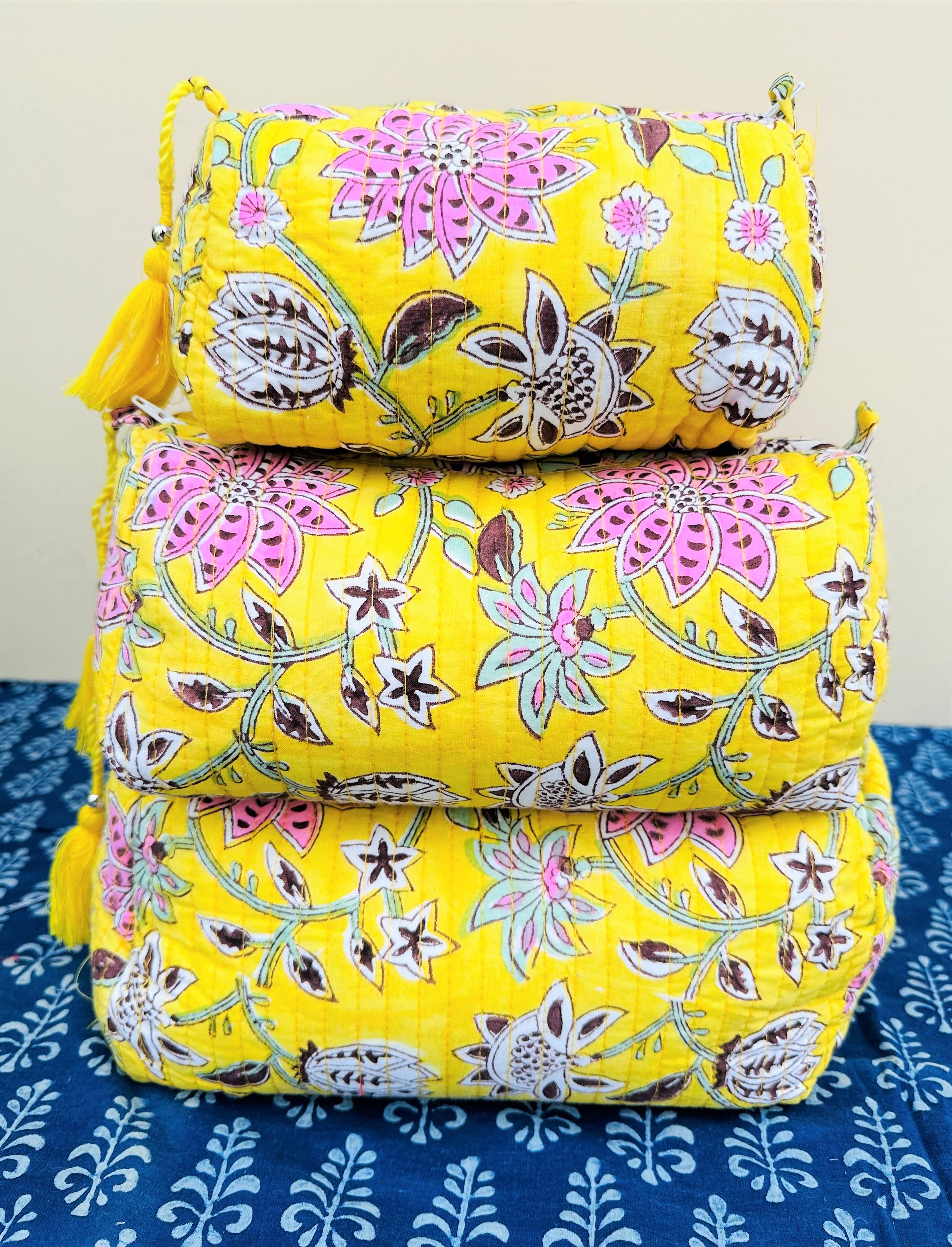 Comme montrent dans l'image