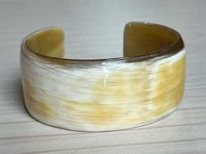BANGLES Manchettes, bracelets et bracelets en corne de buffle naturelle fabriqués à partir de véritable corne de buffle, disponibles dans un assortiment de - Product Image 6