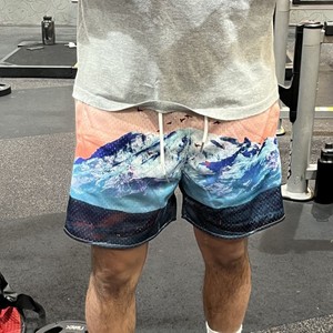 Shorts de sport mi-longs personnalisés en coton respirant à sublimation intégrale, séchage rapide, motif décontracté en maille de 5 pouces pour la plage et la course à pied - Product Image 5