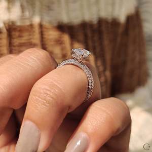 Bague halo avec diamant taille radiant pour un style élégant - Product Image 4