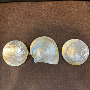 Meilleure vente Assiette en nacre à lèvres jaunes Plat de service à caviar Assiette de service en coquille Assiette à caviar faite à la main du Vietnam - Product Image 1