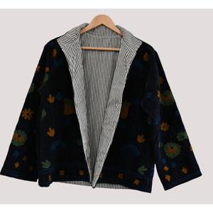 Veste en velours de luxe pour femme, occasions hivernales, broderie florale matelassée, style ethnique contemporain, écologique, respirante, séchage rapide - Product Image 5