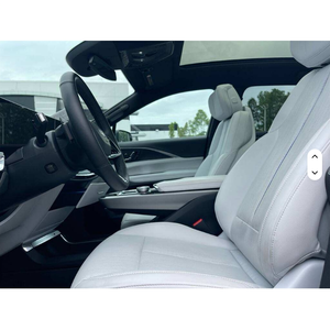 NOUVEAU VÉHICULE D'OCCASION 2024 - CADILLAC LYRIQ Sport SUV Automatique DISPONIBLE - Product Image 2