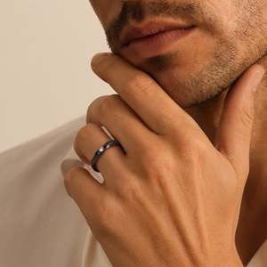 Jeulia <b>Black</b> Stippled Twist Men's Wedding Band Diamond <b>Ring</b> - Product Image 4