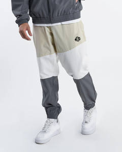 Ropa Deportiva Urbana OEM con Logotipo Personalizado, Chaquetas Cortavientos Unisex con Cierre, Traje Deportivo de Nailon con Parches para Hombre - Product Image 2