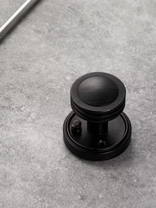 Bouton de porte rond noir simple parfait pour les intérieurs de maison contemporains portes d'entrée chambres et bureau utilisation en gros de l'Inde - Product Image 3