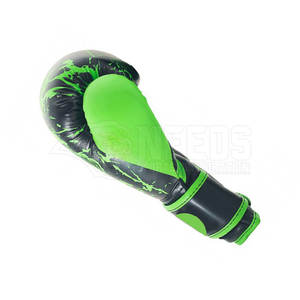 Gants de boxe en cuir véritable de haute qualité avec une conception unique et une fonctionnalité imperméable, y compris des poignées pour les arts martiaux. - Product Image 3