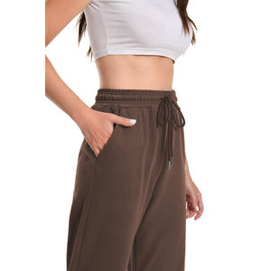 Pantalons de survêtement personnalisés, pantalons de survêtement évasés, vente en gros, impression personnalisée pour femmes, pantalons de survêtement respirants de haute qualité pour femmes - Product Image 4