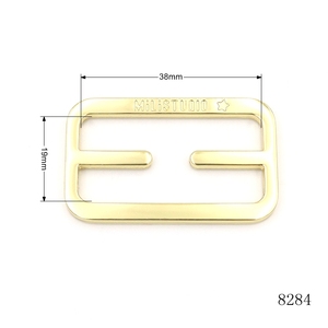 <span class=keywords><strong>Boucle</strong></span> coulissante réglable en métal plat doré avec logo personnalisé, 38 mm 50 mm, pour sangle de sac, type Tri-Glide avec barre centrale de rupture - Product Image 1