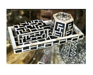 Soporte de pastel de madera de lujo de diseño único con incrustaciones de nácar para cumpleaños y bodas hecho a mano en la India - Product Image 3