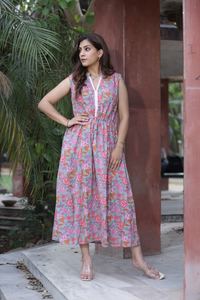 Robe longue indienne faite à la main en coton imprimé fleuri élégant été femme mode élégant personnalisé mariée cadeau de mariage en vente - Product Image 4