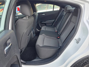 Sedán Deportivo de Gasolina de Alto Rendimiento 2023, Automático, 5 Plazas, Interior Premium, Motor Potente, Sin Accidentes - Product Image 3