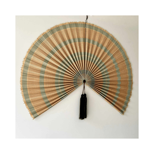 Éventails en bois de bambou feuille de palmier coloré personnalisé mode durable en gros décoration traditionnelle artisanat en bambou du Vietnam de 99GD - Product Image 2