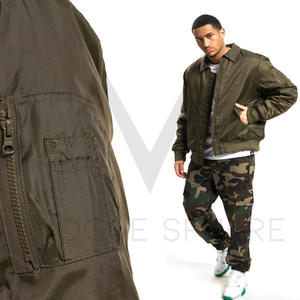 Chaqueta Bomber de Lona para Hombre, de Secado Rápido y Transpirable, con Cuello Alto, Logotipo Personalizado en la Parte Delantera, Hecha en Pakistán - Product Image 5