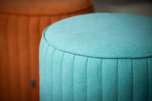 Cubierta de tela de marco de madera contrachapada de pino otomano Uso de oficina en casa Verti personalizable moderno cómodo densidad de espuma hecho Vietnam - Product Image 2