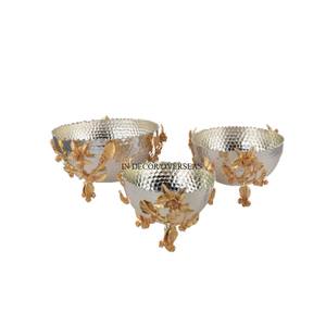 Ensemble de 3 bols en métal de haute qualité avec texture martelée argent brillant poli plaqué or fleurs feuilles design résistant à la chaleur - Product Image 1