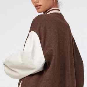 Chaqueta universitaria de gran tamaño personalizable para mujer, parches bordados, estilo bombardero de lana de lona transpirable para la escuela teñida - Product Image 4