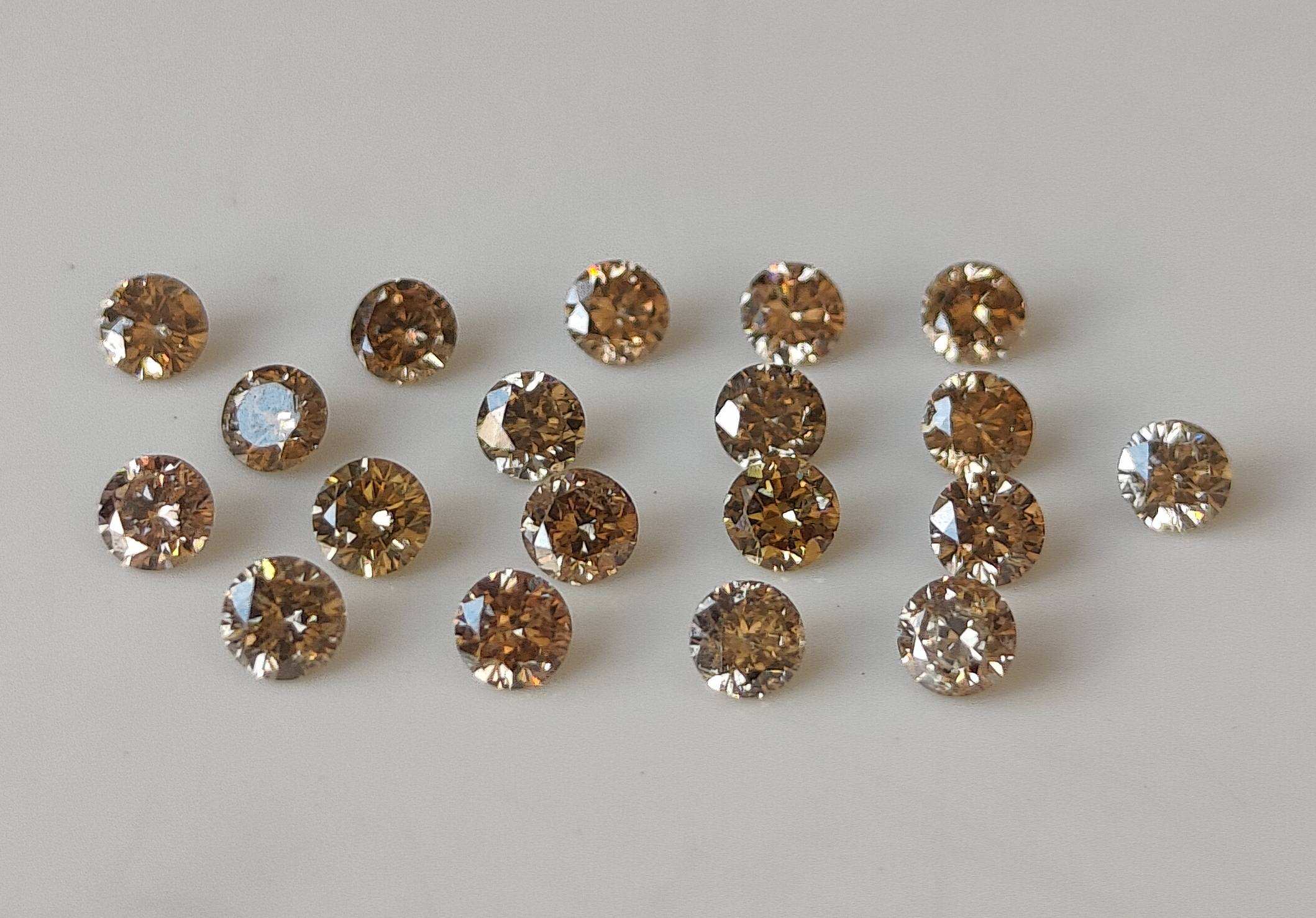 สีน้ำตาล