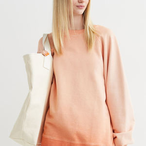 Sudadera con hombros descubiertos hecha en Pakistán, con estampado a color, cómoda, holgada, para mujer. - Product Image 1