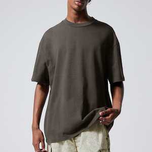 เสื้อยืดแขนสั้นสำหรับฤดูหนาวเป็นมิตรต่อสิ่งแวดล้อมผลิตจากวัสดุรีไซเคิลและใส่สบายกว่า - Product Image 5