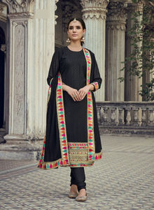 ชุดเดรสปักลายสำหรับงานปาร์ตี้ - Product Image 2