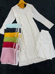 เสื้อผ้าอินเดียซาลวาร์คามีซสีขาวสำหรับผู้หญิงเสื้อผ้าอินเดียแฟนซีคุณภาพระดับพรีเมียม - Product Image 2