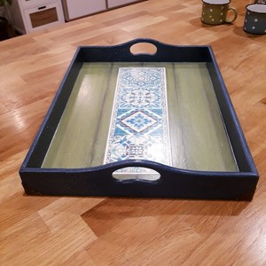 Bandeja otomana de madera de nogal moderna con asas Bandeja de servicio para decoración de sala de estar Idea de regalo para el hogar - Product Image 1