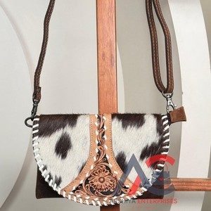 ¡Novedad de 2025! Bolso bandolera y de hombro elegante de cuero con herramientas manuales pequeñas para mujer a la moda al por mayor, bolsos de cuero de vaca con pelo - Product Image 1