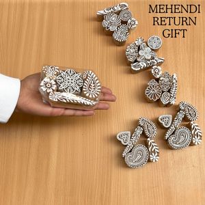 Hermosos Sellos de Madera Hechos a Mano para Impresión con Bloques de Henna, Sellos de Papel para Manualidades, Sellos de Tela para Impresión Textil, Juego de 50 Sellos con Diseños Variados. - Product Image 3