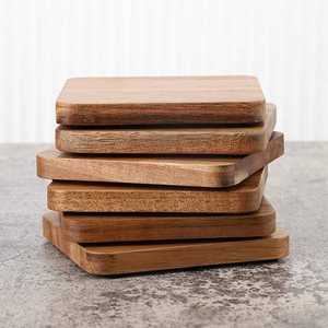 Dessous de verre élégants en bois de noyer Décoration de table artisanale pour la maison Tapis et tampons en bois sophistiqués - Product Image 1