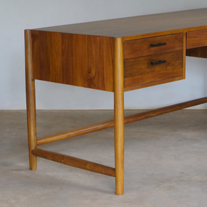 Escritorio de oficina de madera maciza de diseño moderno de alta calidad con cinco cajones Tamaño personalizable Color natural para uso en computadora - Product Image 5