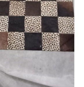 Tapis en cuir à poils naturels de qualité supérieure, fabriqué à la main, durable, design personnalisable, tapis de selle, vente en gros directe des fabricants - Product Image 3