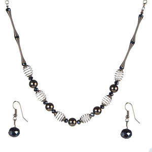 Conjunto de joyería fina Urthn-Collar de cuentas negras chapadas en oro 1106106 con pendientes con perlas y diamantes para regalos - Product Image 1