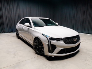 2022 C d I l l c CT4-V Blackwing Vehículo Eléctrico Turbo de Gran Autonomía, Volante a la Izquierda, Interior Claro, Tracción Trasera, Bajo Kilometraje 90-110kWh - Product Image 2