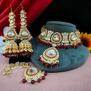 Conjunto de collar Kundan sin cortar con Maang Tikka tradicional pero sofisticado aspecto perla de la mejor calidad toque real para cualquier atuendo - Product Image 3