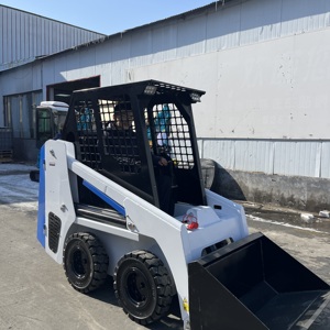 <span class=keywords><strong>Mini</strong></span>-chargeuse compacte pour le déneigement, le décompactage, le creusement de fossés, le perçage et la manutention de matériaux dans les espaces confinés - Product Image 2