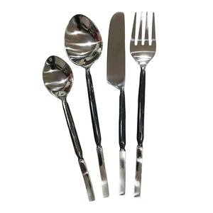 ชุดช้อนส้อมมีดสเตนเลสขัดเงาสีเงินพร้อมที่จับเรซินสีเขียว - Product Image 5